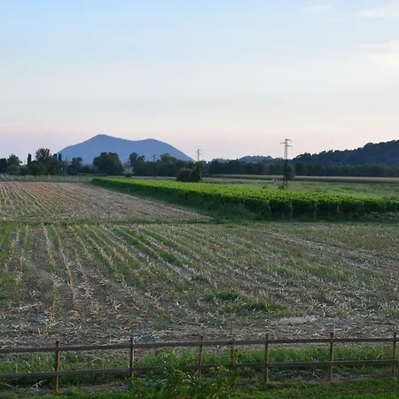 Holiday home Ginevra's Country